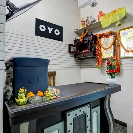 Hotel O R S Room